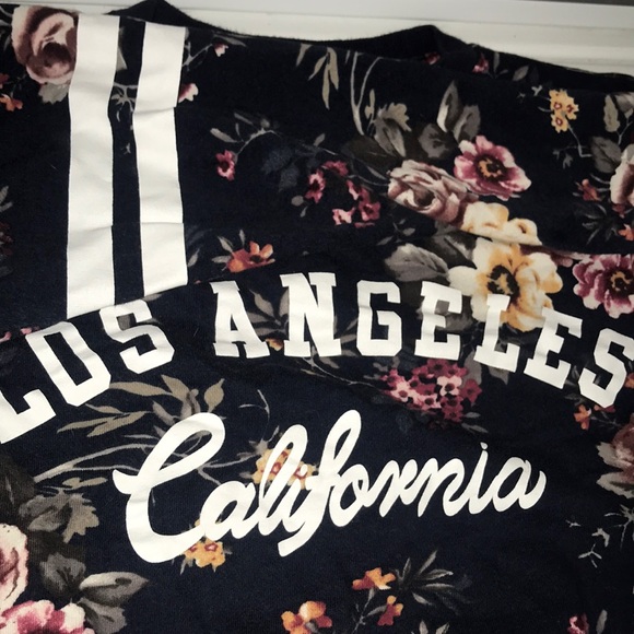 Cute Patterned Sweater - Picture 2 of 3